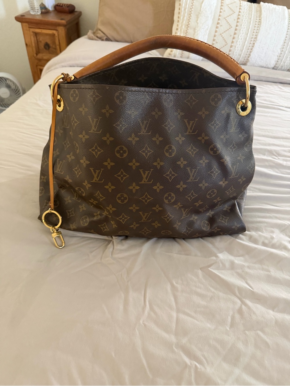 Louis Vuitton Monogram Canvas Shoulder Hobo in Brown with Tan Handle - Picture 3 of 15